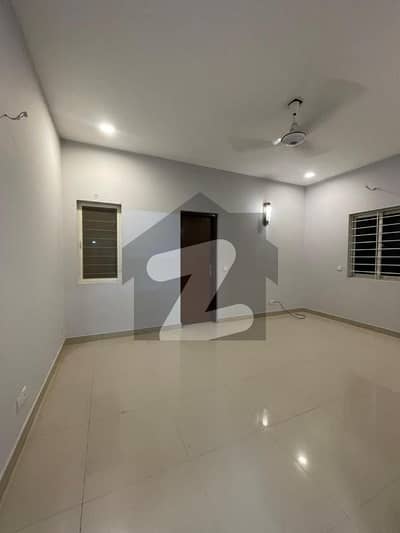 ڈی ایچ اے فیز 7 ایکسٹینشن ڈی ایچ اے ڈیفینس,کراچی میں 4 کمروں کا 6 مرلہ مکان 2.0 لاکھ میں کرایہ پر دستیاب ہے۔