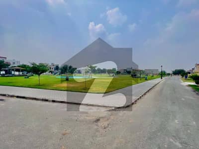 10 MARLA PLOT FILE FOR SALE IN LAKE CITY