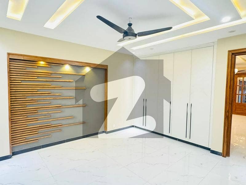 بحریہ ٹاؤن فیز 8 ۔ بلاک بی بحریہ ٹاؤن فیز 8,بحریہ ٹاؤن راولپنڈی,راولپنڈی میں 6 کمروں کا 10 مرلہ مکان 1.5 لاکھ میں کرایہ پر دستیاب ہے۔ بحریہ ٹاؤن فیز 8 ۔ بلاک بی بحریہ ٹاؤن فیز 8,بحریہ ٹاؤن راولپنڈی,راولپنڈی میں 6 کمروں کا 10 مرلہ مکان 1.5 لاکھ میں کرایہ پر دستیاب ہے۔