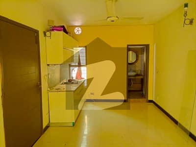 Naz Town Lahore 5 Marla Well-Maintained 12 Year Old House with 4 Bedrooms for Sale