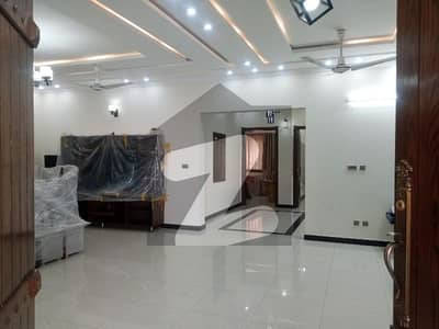 بحریہ سفاری ویلی ۔ سیکٹر اے بحریہ ٹاؤن فیز 8 ۔ سفاری ویلی,بحریہ ٹاؤن فیز 8,بحریہ ٹاؤن راولپنڈی,راولپنڈی میں 5 کمروں کا 1 کنال مکان 2.3 لاکھ میں کرایہ پر دستیاب ہے۔ بحریہ سفاری ویلی ۔ سیکٹر اے بحریہ ٹاؤن فیز 8 ۔ سفاری ویلی,بحریہ ٹاؤن فیز 8,بحریہ ٹاؤن راولپنڈی,راولپنڈی میں 5 کمروں کا 1 کنال مکان 2.3 لاکھ میں کرایہ پر دستیاب ہے۔