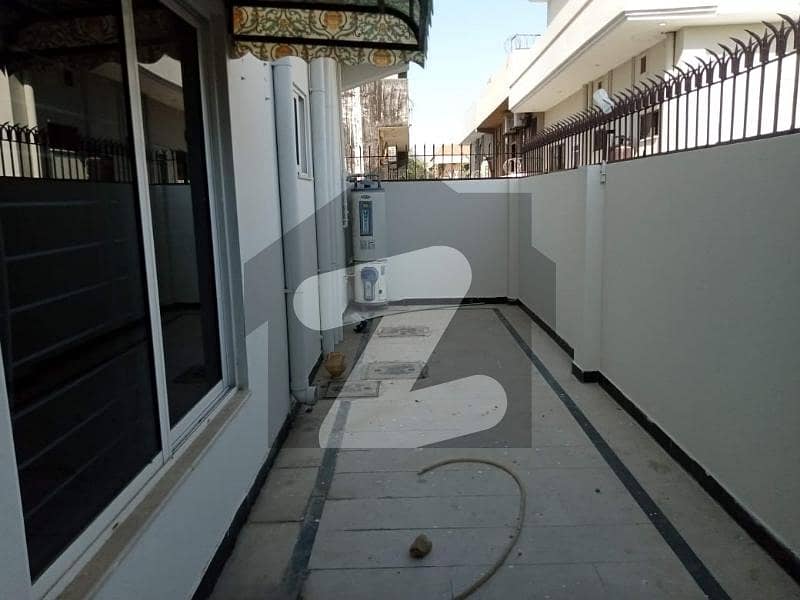 E11/4 1 kanal Ground portion 3 Bedroom