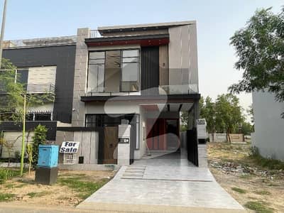 5 MARLA ULTRA MODERN HOUSE MAIN ROAD DHA PHASE 11 RAHBAR SECTOR 2.