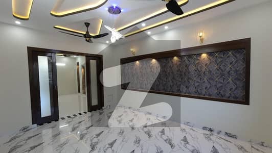 میڈیا ٹاؤن ۔ بلاک ڈی میڈیا ٹاؤن,راولپنڈی میں 6 کمروں کا 12 مرلہ مکان 6.2 کروڑ میں برائے فروخت۔