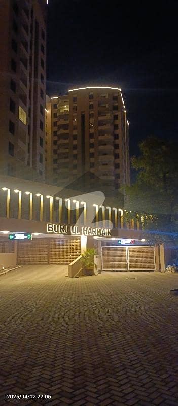 burj ul Harmain, prime location apartment available for rent
