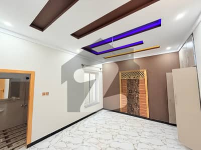 حیات آباد فیز 1 - ڈی2 حیات آباد فیز 1,حیات آباد,پشاور میں 9 کمروں کا 10 مرلہ مکان 6.8 کروڑ میں برائے فروخت۔