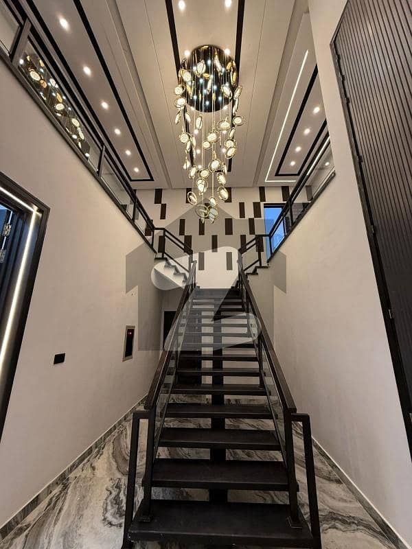 گارڈن ٹاؤن لاہور میں 6 کمروں کا 1 کنال مکان 3.0 لاکھ میں کرایہ پر دستیاب ہے۔