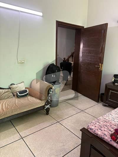 ڈی ایچ اے فیز 6 ڈیفنس (ڈی ایچ اے),لاہور میں 3 کمروں کا 1 کنال بالائی پورشن 1.2 لاکھ میں کرایہ پر دستیاب ہے۔ ڈی ایچ اے فیز 6 ڈیفنس (ڈی ایچ اے),لاہور میں 3 کمروں کا 1 کنال بالائی پورشن 1.2 لاکھ میں کرایہ پر دستیاب ہے۔