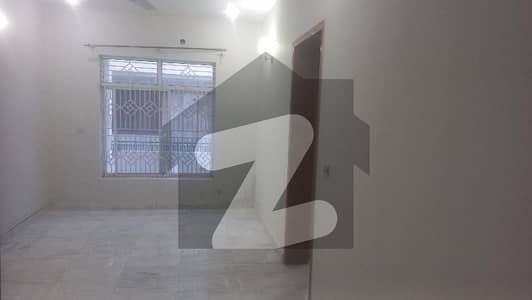 جی ۔ 11/2 جی ۔ 11,اسلام آباد میں 3 کمروں کا 4 مرلہ مکان 1.4 لاکھ میں کرایہ پر دستیاب ہے۔