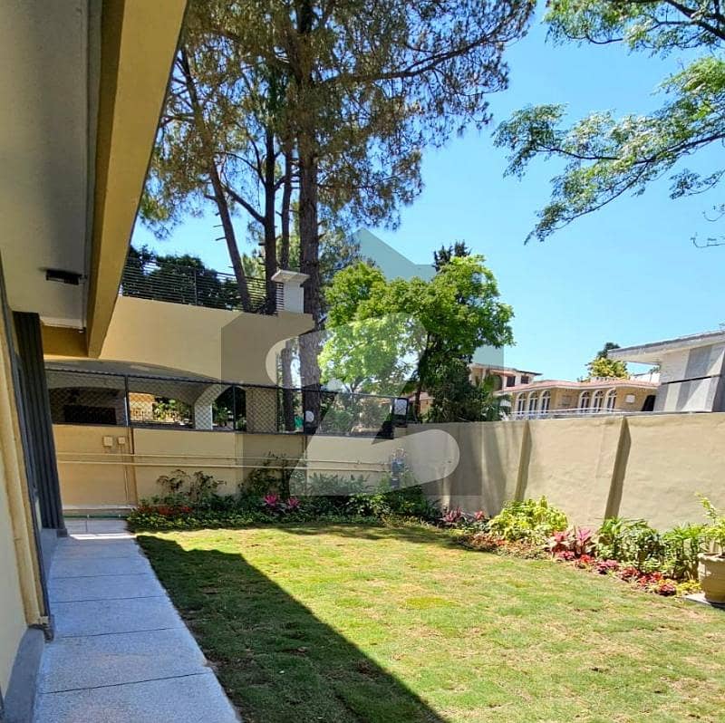 Good Livable House is for SALE in F-8