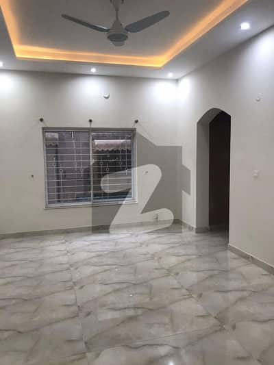 سرور روڈ کینٹ,لاہور میں 3 کمروں کا 1 کنال زیریں پورشن 2.1 لاکھ میں کرایہ پر دستیاب ہے۔