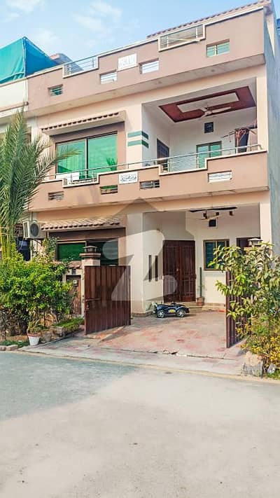 Prime Location 5 Marla Used House for Sale in Rose Block Park View City Lahore Prime Location 5 Marla Used House for Sale in Rose Block Park View City Lahore
