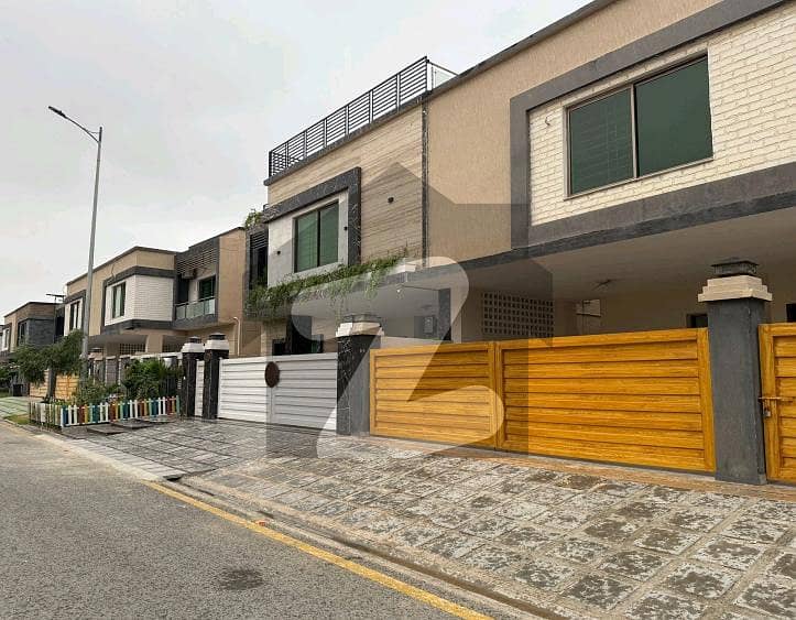 Looking For A Prime Location House In Karachi Looking For A Prime Location House In Karachi