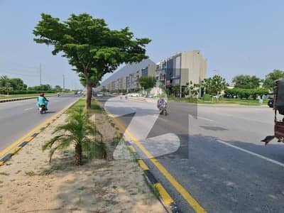 ڈی ایچ اے فیز 8 - بلاک ایکس فیز 8,ڈیفنس (ڈی ایچ اے),لاہور میں 1 کنال رہائشی پلاٹ 2.95 کروڑ میں برائے فروخت۔