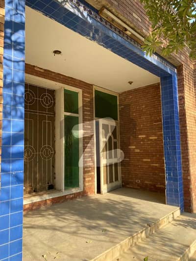 1.5 Kanal House On Rent Available For Commercial And Residential Purpose