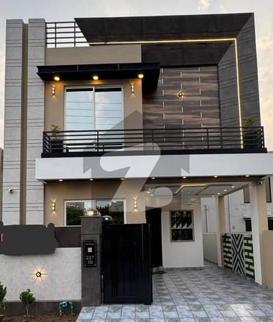 واپڈا ٹاؤن فیز 1 - بلاک کے2 واپڈا ٹاؤن فیز 1,واپڈا ٹاؤن,لاہور میں 5 کمروں کا 11 مرلہ مکان 4.35 کروڑ میں برائے فروخت۔