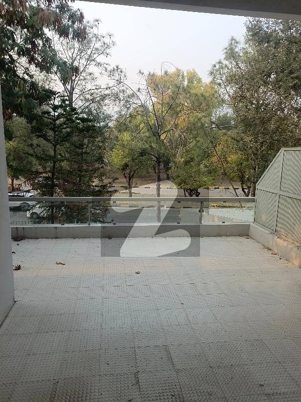 ایف ۔ 7 اسلام آباد میں 5 کمروں کا 1 کنال مکان 10.0 لاکھ میں کرایہ پر دستیاب ہے۔