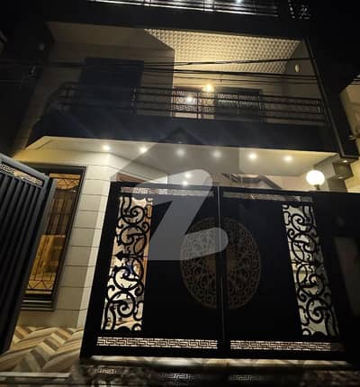 علامہ اقبال ٹاؤن لاہور میں 5 کمروں کا 5 مرلہ مکان 3.75 کروڑ میں برائے فروخت۔