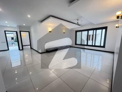 ڈی ایچ اے فیز 8 ڈی ایچ اے ڈیفینس,کراچی میں 6 کمروں کا 1 کنال مکان 6.5 لاکھ میں کرایہ پر دستیاب ہے۔ ڈی ایچ اے فیز 8 ڈی ایچ اے ڈیفینس,کراچی میں 6 کمروں کا 1 کنال مکان 6.5 لاکھ میں کرایہ پر دستیاب ہے۔