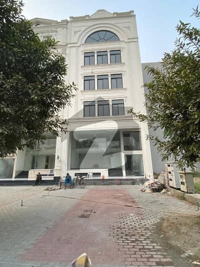 Main Facing 04 Marla Plaza