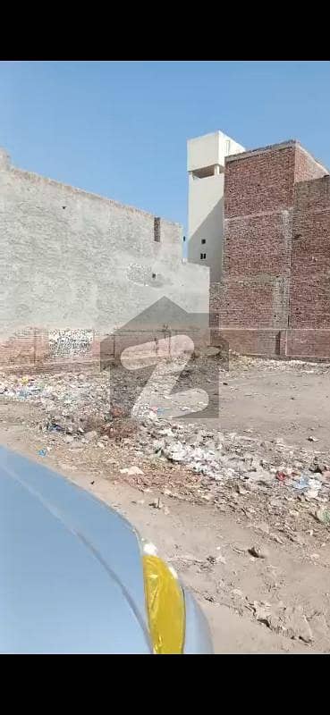 شالیمار کالونی ملتان میں 8 مرلہ رہائشی پلاٹ 81.0 لاکھ میں برائے فروخت۔