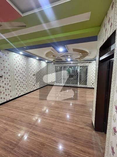 B-17 B Block 1 Kanal 50/90 Upar Portion Gas Water Electricity Available B-17 B Block 1 Kanal 50/90 Upar Portion Gas Water Electricity Available