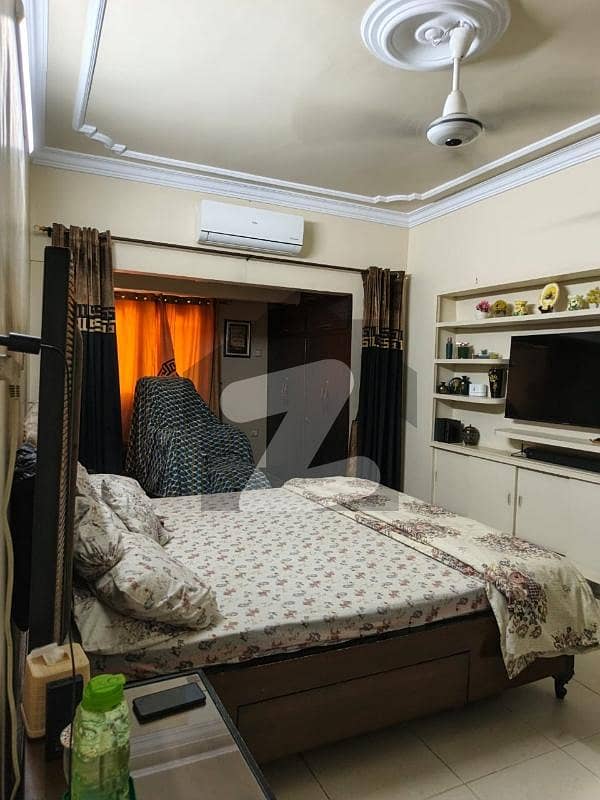 کلفٹن ۔ بلاک 5 کلفٹن,کراچی میں 3 کمروں کا 8 مرلہ فلیٹ 3.25 کروڑ میں برائے فروخت۔