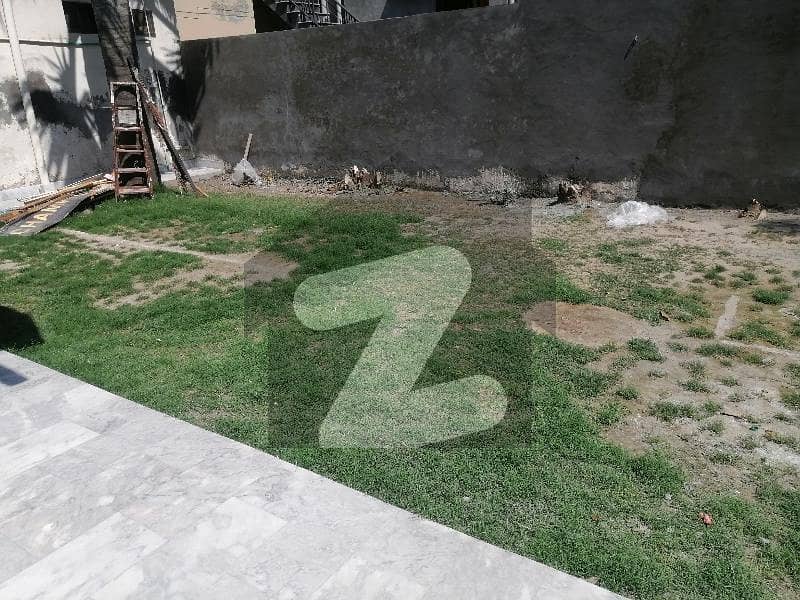 گارڈن ٹاؤن لاہور میں 3 کنال کمرشل پلاٹ 27.0 لاکھ میں کرایہ پر دستیاب ہے۔