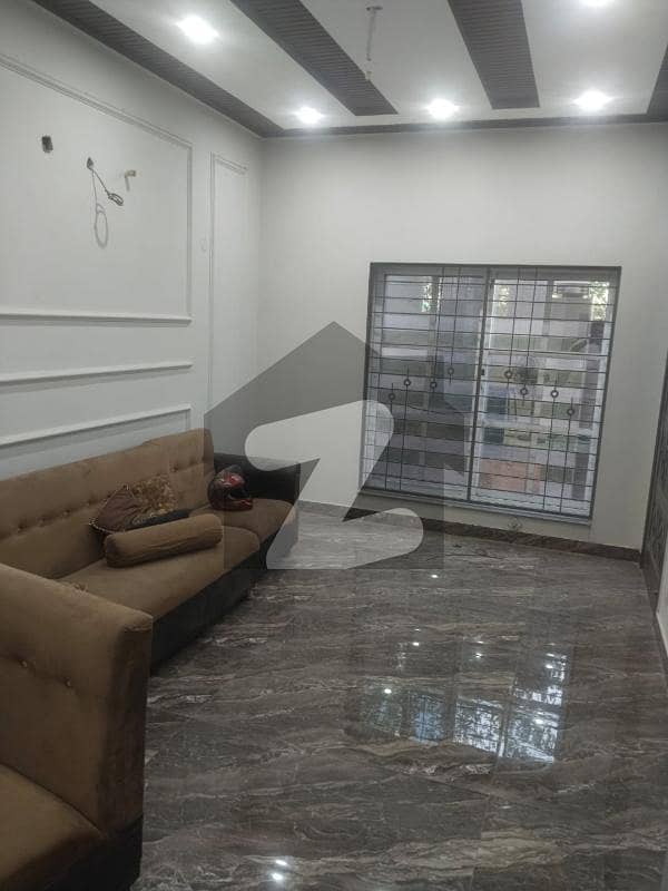 جوہر ٹاؤن لاہور میں 2 کمروں کا 8 مرلہ زیریں پورشن 75.0 ہزار میں کرایہ پر دستیاب ہے۔