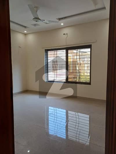 5 MARLA BRAND NEW HOUSE FOR RENT