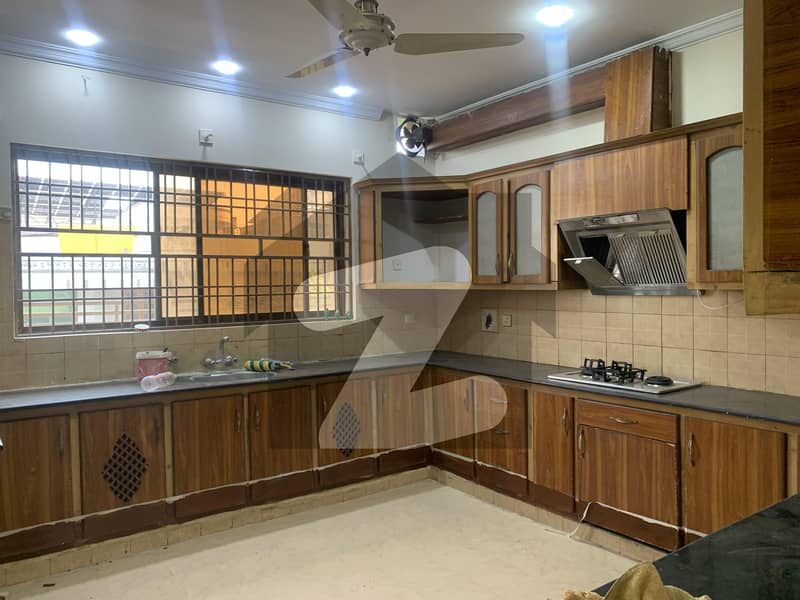 I. 8/ Upper portion Available For Rent I. 8/ Upper portion Available For Rent