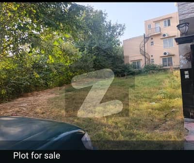 9 marla extra land corner plot available for sale in g10 Islamabad.