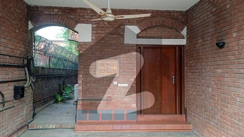 1Kanal Full House Available For Rent In Main Cantt.