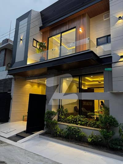 5 Marla Ultra Modern House Available For Sale ( Gas Installed ) 5 Marla Ultra Modern House Available For Sale ( Gas Installed )