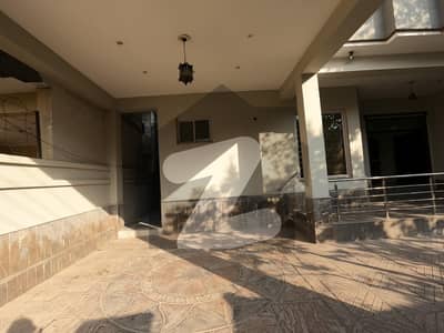 1 Kanal 2 story Beautiful Villa