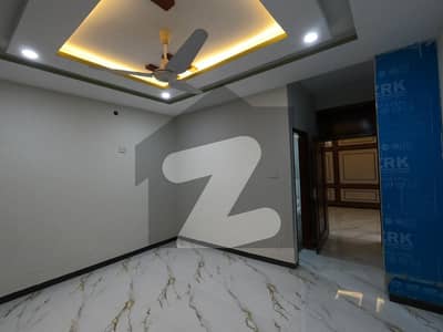 جی ۔ 11/2 جی ۔ 11,اسلام آباد میں 8 کمروں کا 14 مرلہ مکان 13.2 کروڑ میں برائے فروخت۔