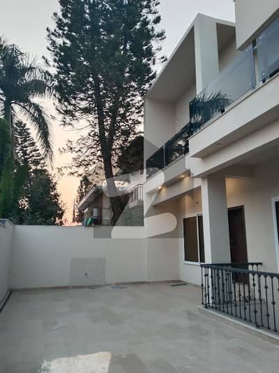 F10 BRAND NEW LUXURY HOUSE FOR RENT 10BEDS WITH ATTACHED WASHROOMS STAR PROPERTY
