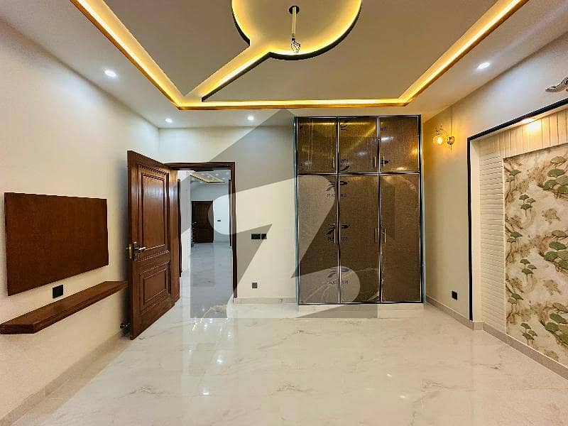 5 beds attached bath