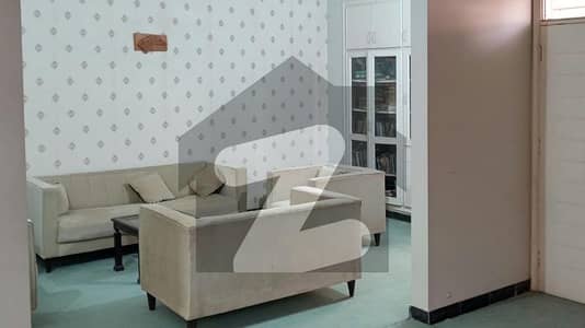 400 Square Yards House For Sale