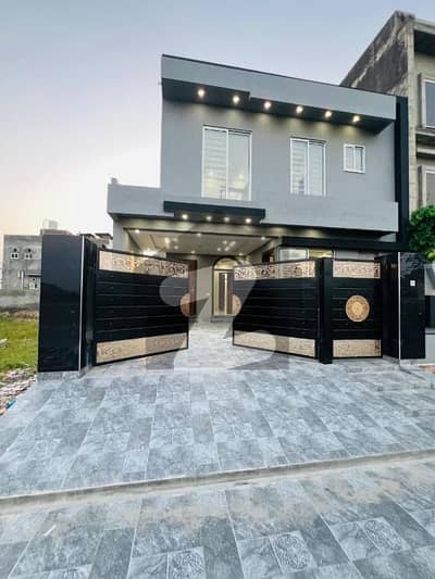 سینٹرل پارک ۔ بلاک ڈی سینٹرل پارک ہاؤسنگ سکیم,لاہور میں 3 کمروں کا 10 مرلہ مکان 2.3 کروڑ میں برائے فروخت۔