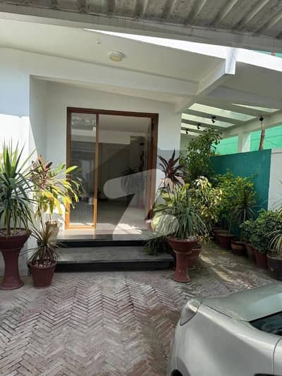 ڈی ایچ اے فیز 2 ڈی ایچ اے ڈیفینس,کراچی میں 3 کمروں کا 1 کنال مکان 20.0 کروڑ میں برائے فروخت۔