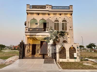 * 5 Marla Classic Design House For Sale Royal Palm Housing Gujranwala* * 5 Marla Classic Design House For Sale Royal Palm Housing Gujranwala*