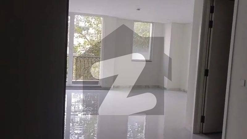 گلبرگ لاہور میں 1 کمرے کا 4 مرلہ فلیٹ 1.6 لاکھ میں کرایہ پر دستیاب ہے۔