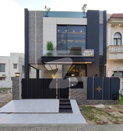 5 MARLA BRAND NEW DESIGNER BANGLOW FOR SALE IN DHA PHASE 9 TOWN 5 MARLA BRAND NEW DESIGNER BANGLOW FOR SALE IN DHA PHASE 9 TOWN