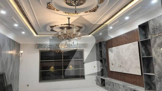 1 Kanal Ultra Classical Brand New Bungalow