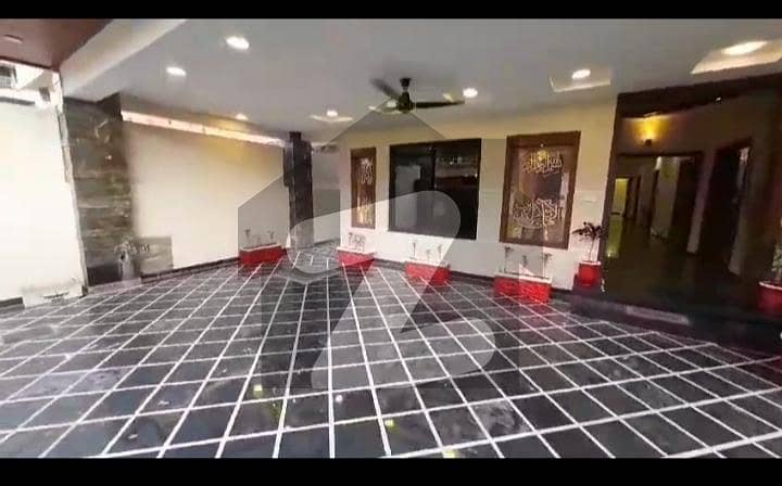 1 Kanal Designer House For Rent