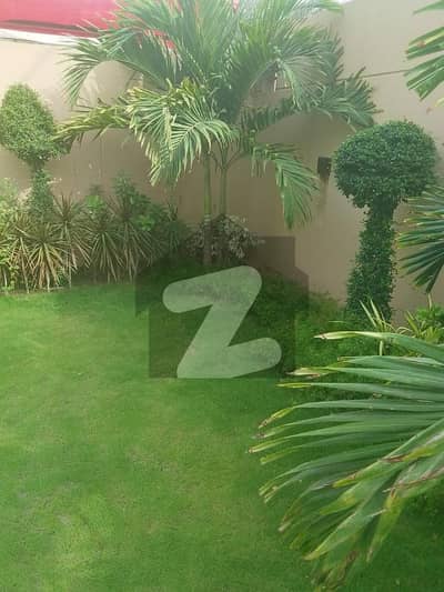 ڈی ایچ اے فیز 4 ڈی ایچ اے ڈیفینس,کراچی میں 4 کمروں کا 13 مرلہ مکان 8.0 کروڑ میں برائے فروخت۔