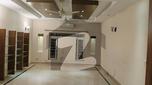 For Office 1 Kanal Portion Available For Rent