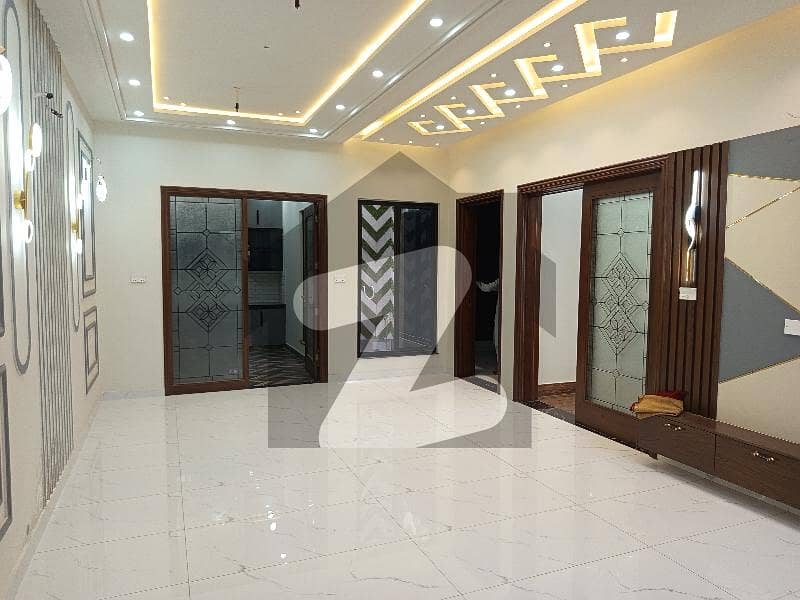 ایڈن ویلی فیصل آباد میں 5 مرلہ مکان 2.75 کروڑ میں برائے فروخت۔