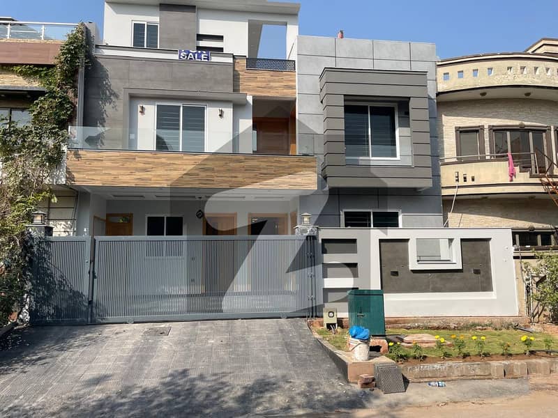 ٹیلی گارڈنز ٹی اینڈ ٹی ای سی ایچ ایس ایف ۔ 17,اسلام آباد میں 7 کمروں کا 10 مرلہ مکان 3.8 کروڑ میں برائے فروخت۔